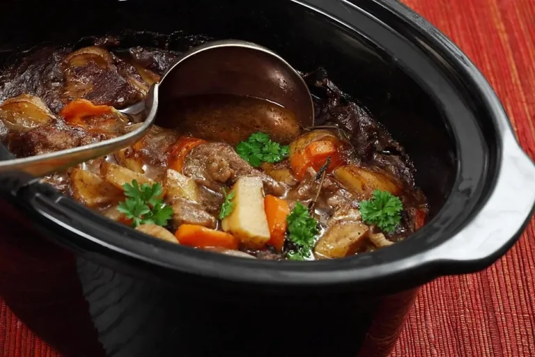 Slow Cooking : Eco-Friendly Fall with a Savory Twist slow-cooking